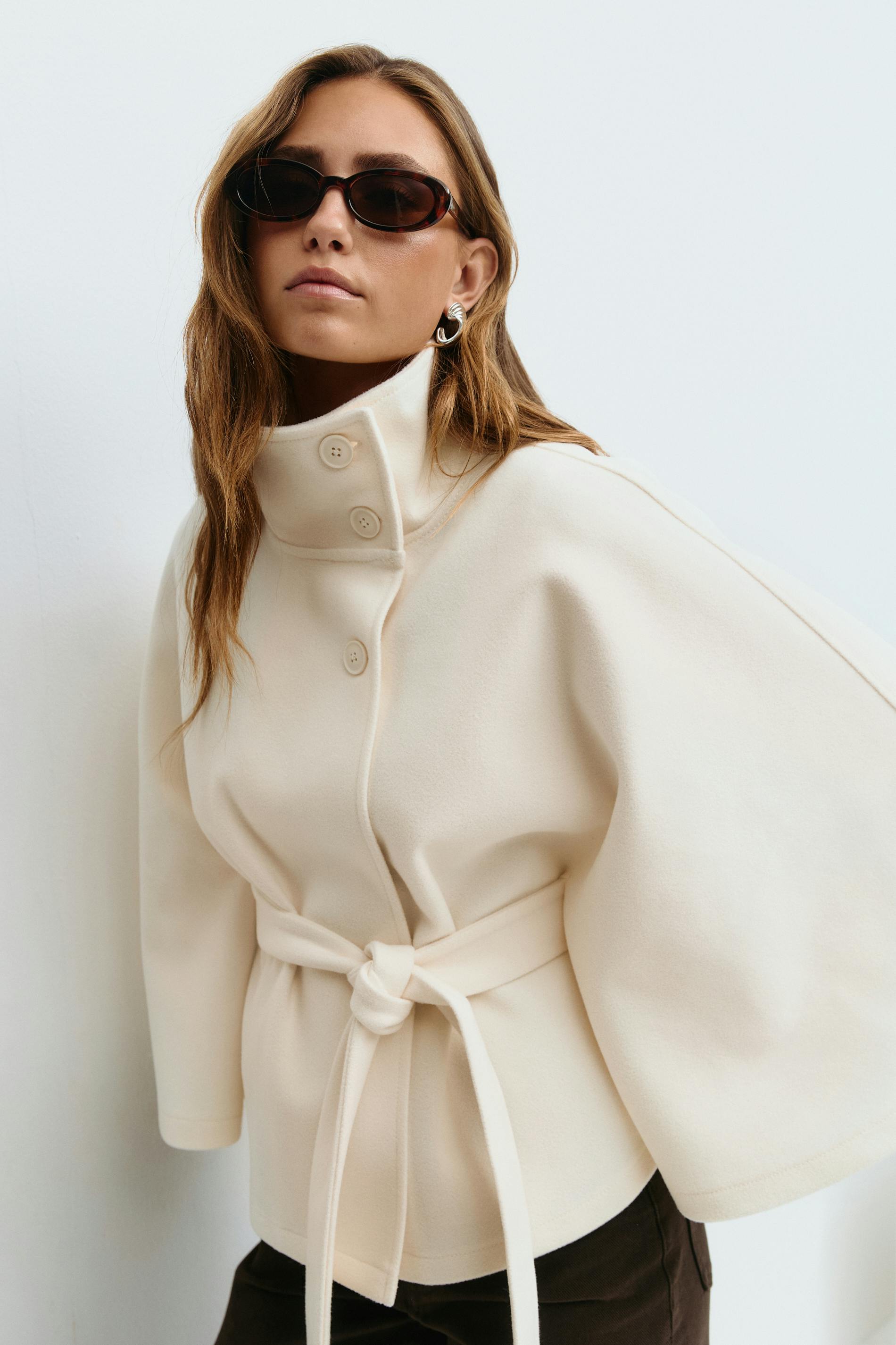 Manteau Cape avec Ceinture
