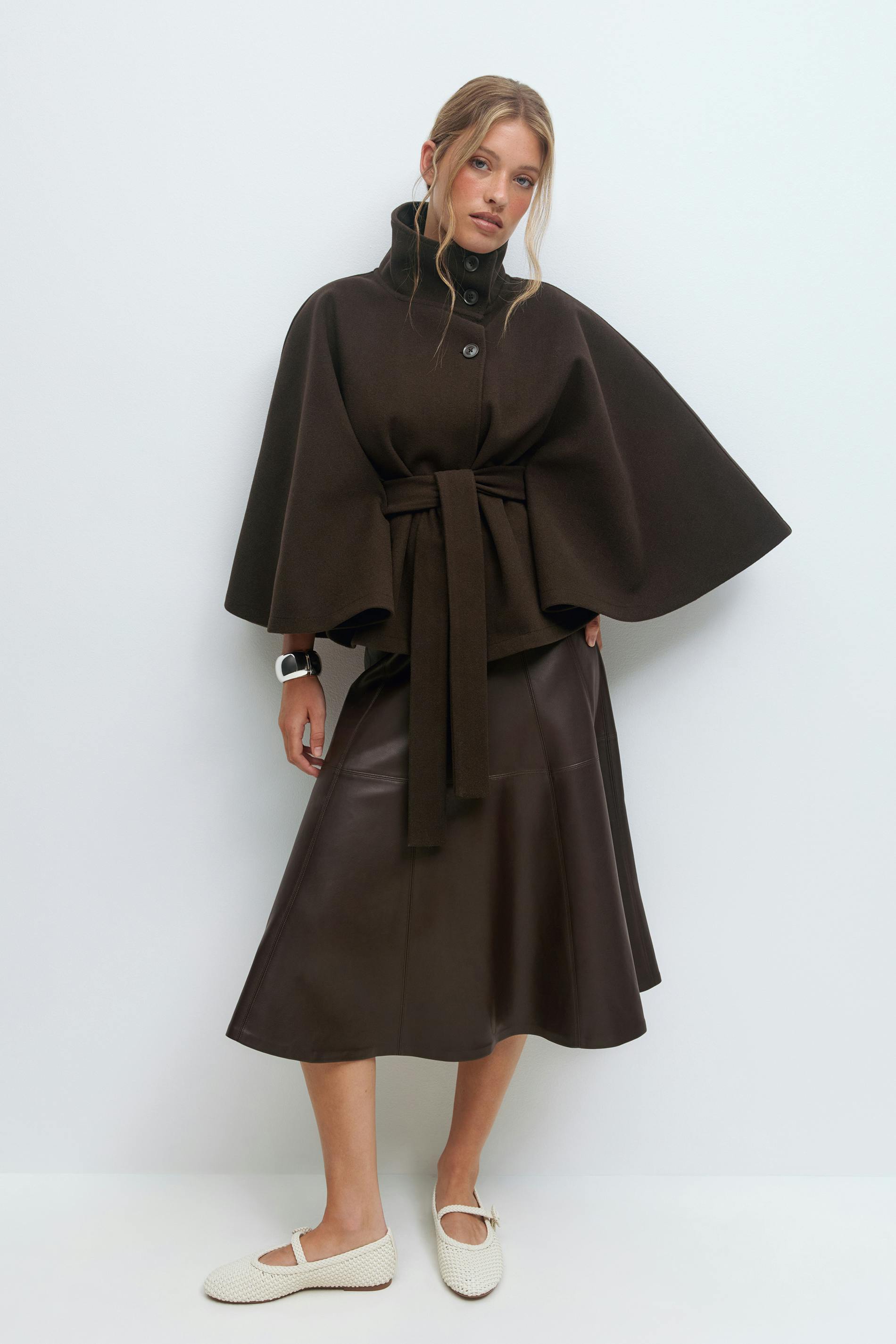 Manteau Cape avec Ceinture