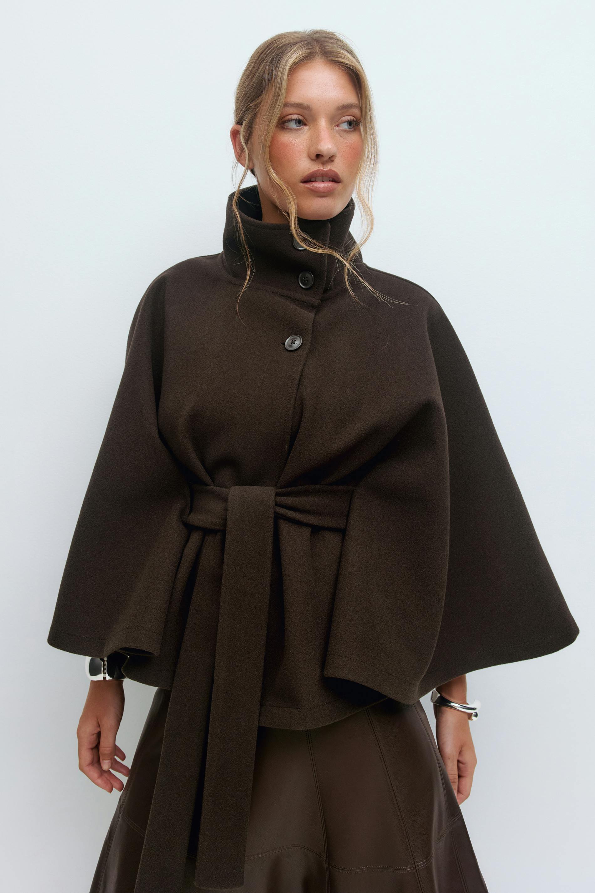Manteau Cape avec Ceinture
